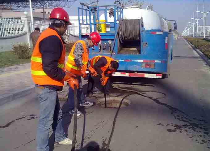 高壓清洗 哈爾濱專(zhuān)業(yè)清洗管道 24小時(shí)服務(wù)